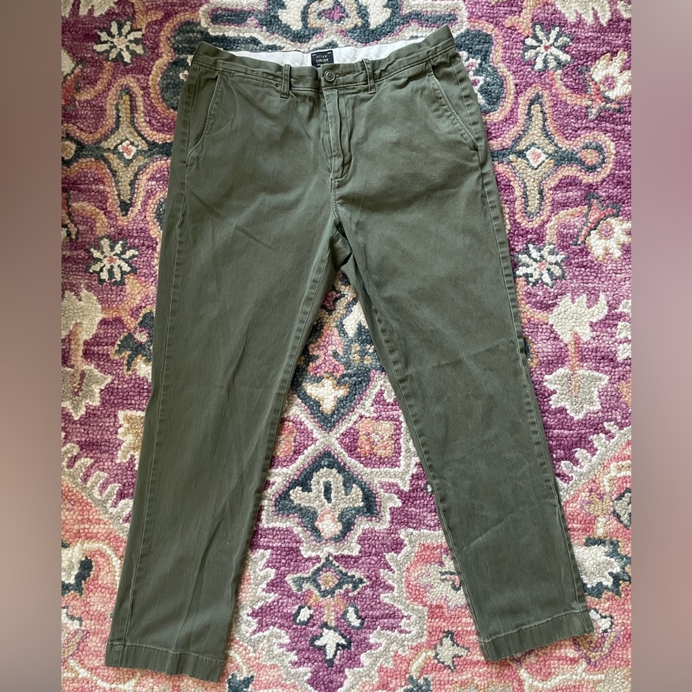 J. Crew Olive Green Stretch Chinos. W 33 L 30. Straight Fit.
